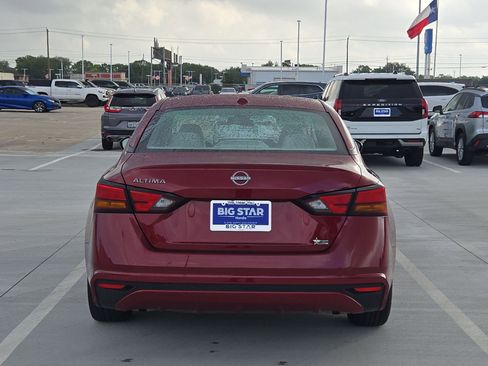 Used 2025 Nissan Altima 2.5 SV FWD image 5