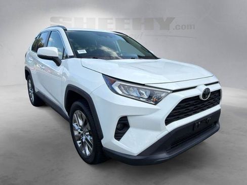 Used 2020 Toyota RAV4 XLE Premium AWD/4WD image 2