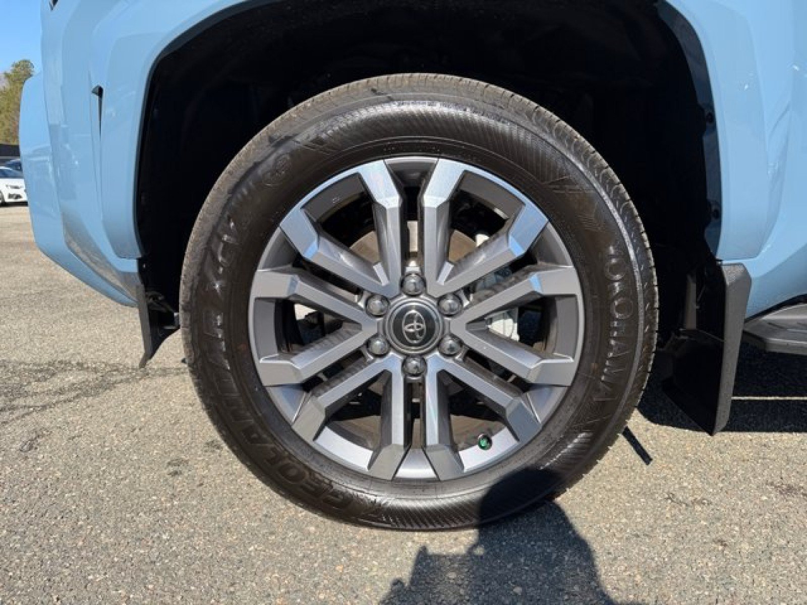 Used 2025 Toyota 4Runner Limited AWD/4WD image 9