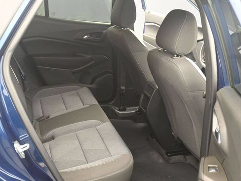 Used 2024 Chevrolet Trax LS w/ LS Convenience Package FWD image 12