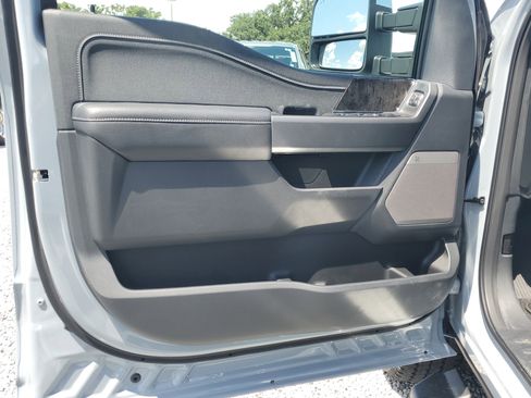 New 2026 Ford F250 Lariat w/ Chrome Package image 17