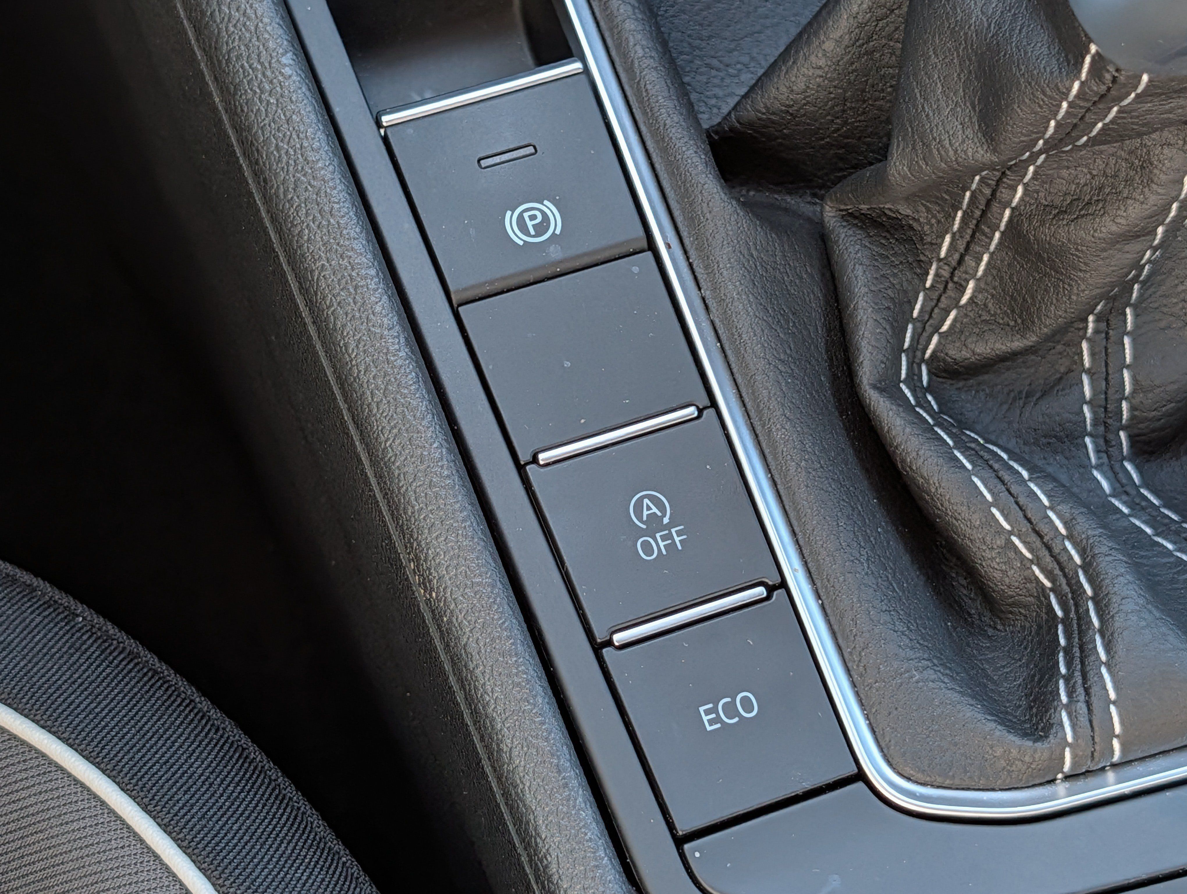 Certified 2025 Volkswagen Jetta Sport FWD image 29