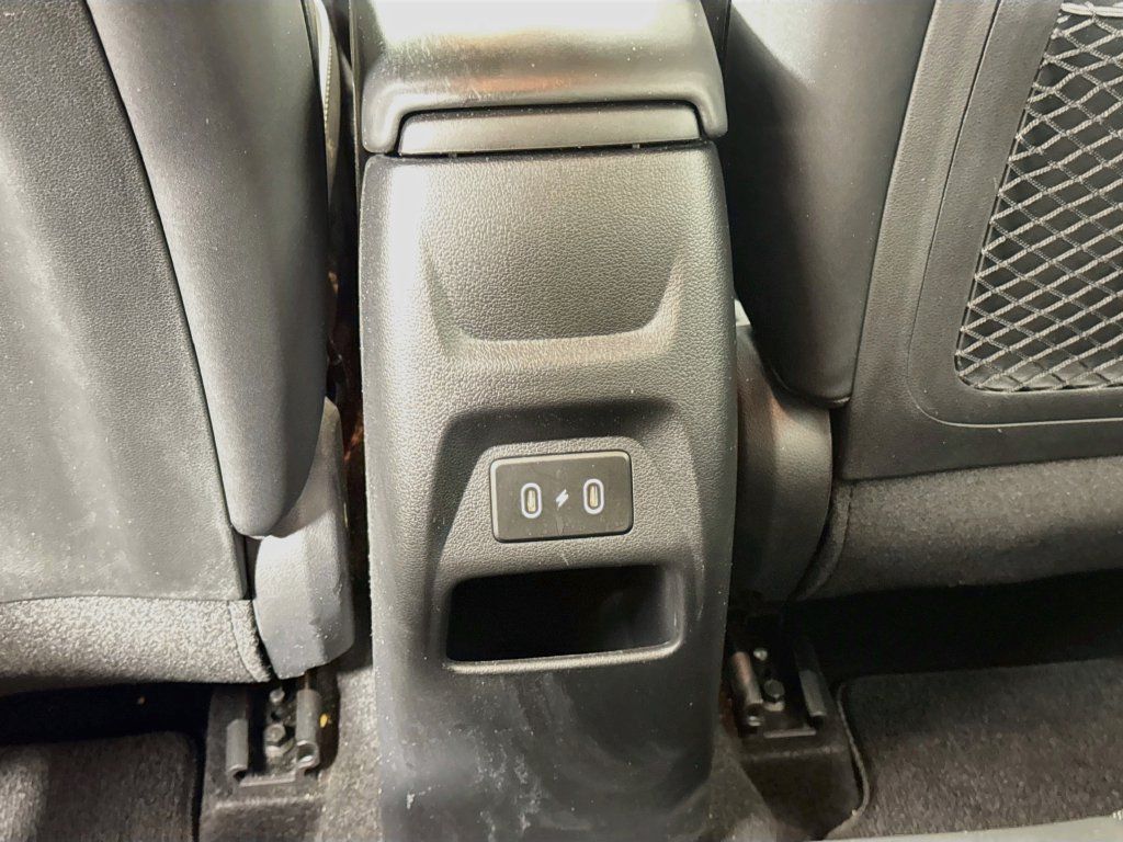 Certified 2024 Hyundai Venue Limited FWD image 34