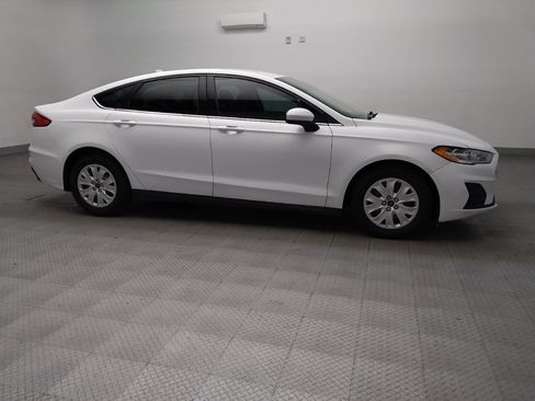 Used 2020 Ford Fusion S image 11