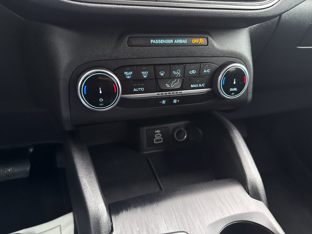 Used 2025 Ford Escape Active AWD/4WD image 17