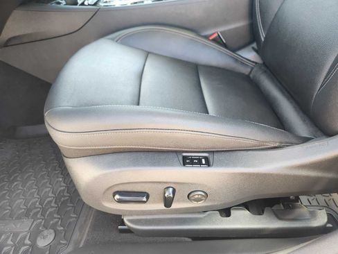 Used 2019 Buick Regal Essence w/ Driver Confidence Package I AWD/4WD image 8