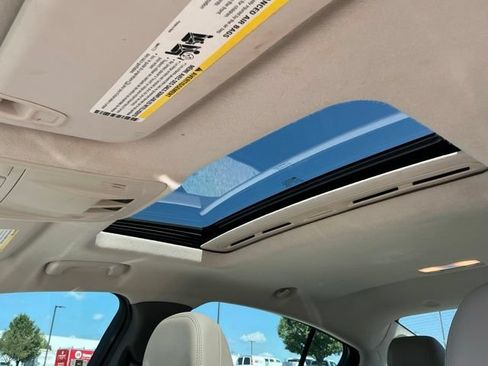 Used 2017 Chevrolet Cruze Premier FWD image 29