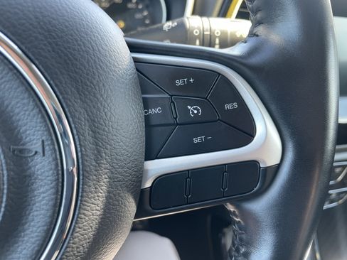 Used 2021 Jeep Compass Latitude AWD/4WD image 16