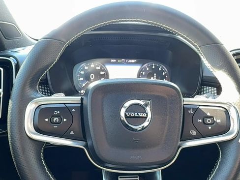 Used 2019 Volvo XC40 T5 R-Design image 20