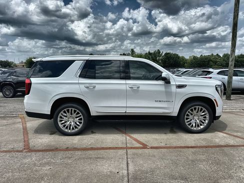 New 2026 GMC Yukon Denali w/ LPO, Floor Liner Package RWD image 10