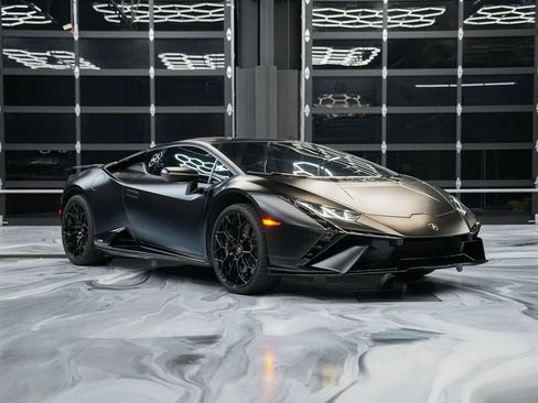 Used 2023 Lamborghini Huracan Tecnica RWD image 1