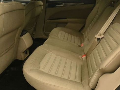 Certified 2018 Ford Fusion SE FWD image 10