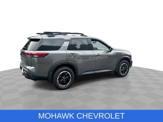 Used 2025 Nissan Pathfinder Rock Creek AWD/4WD image 8