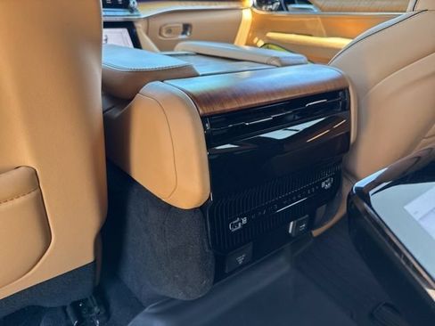 Used 2022 Jeep Grand Wagoneer Series III w/ Rear Seat Video Group 1 AWD/4WD image 14