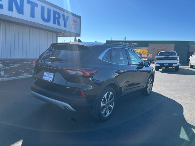 Used 2025 Ford Escape Platinum AWD/4WD image 13