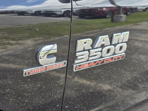 Used 2018 RAM 3500 SLT w/ Luxury Group image 35