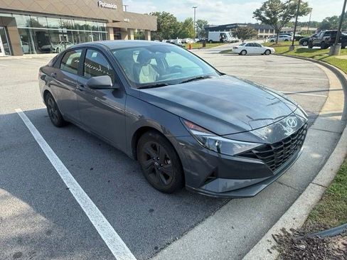Used 2023 Hyundai Elantra SEL FWD image 7