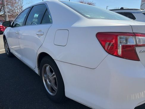 Used 2012 Toyota Camry LE FWD image 3