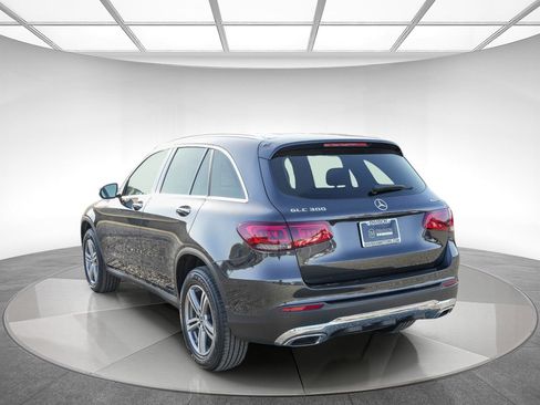 Certified 2022 Mercedes-Benz GLC 300 4MATIC image 2
