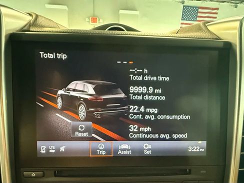 Used 2018 Porsche Cayenne Platinum Edition w/ Premium Package Plus image 31