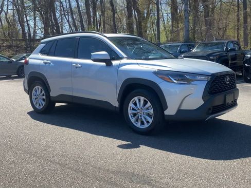 Certified 2023 Toyota Corolla Cross LE w/ Moonroof Package AWD/4WD image 5