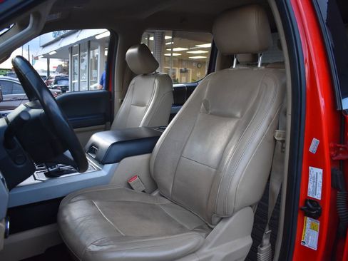 Used 2017 Ford F150 Lariat w/ Equipment Group 502A Luxury image 11