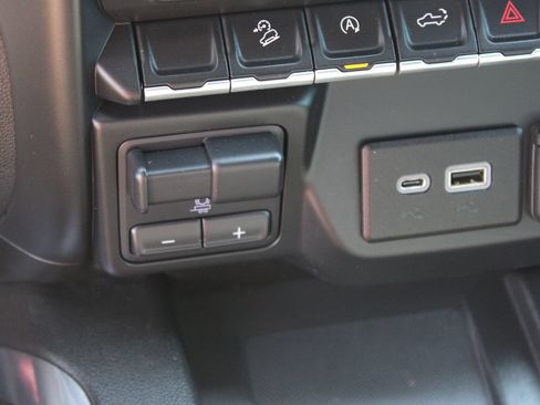 Used 2019 GMC Sierra 1500 SLT AWD/4WD image 18