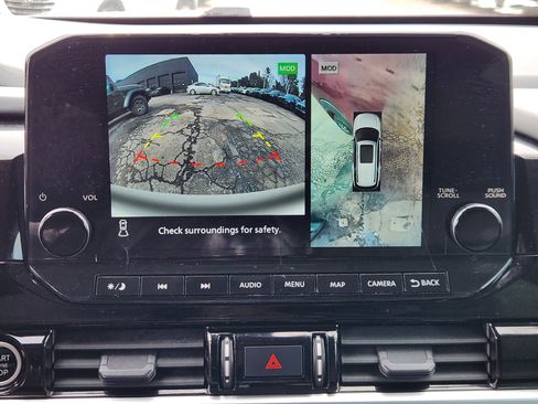 Used 2022 Nissan Pathfinder SL image 14