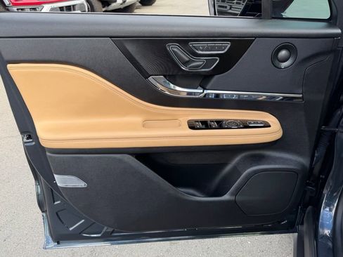 Used 2022 Lincoln Corsair Reserve w/ Equipment Group 201A image 16