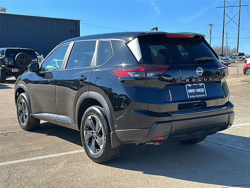 Certified 2025 Nissan Rogue SV image 6