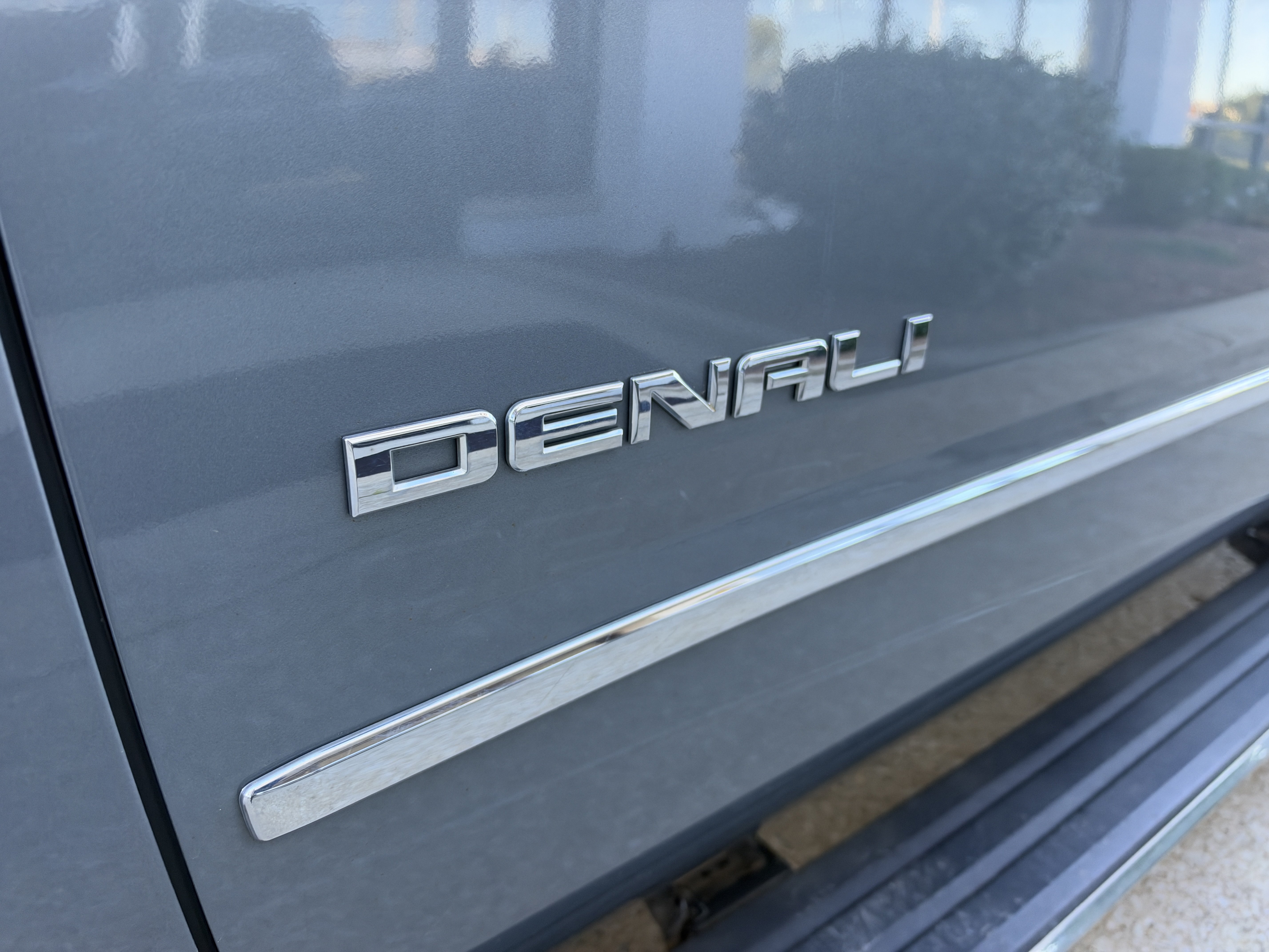 Used 2016 GMC Yukon Denali w/ Open Road Package AWD/4WD image 17