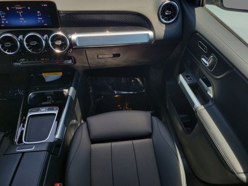 Used 2026 Mercedes-Benz GLB 250 image 15