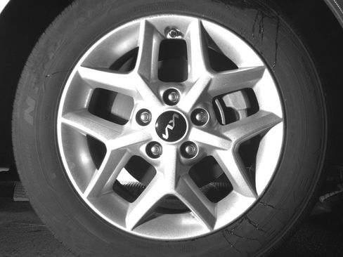 Used 2025 Kia Soul LX w/ LX Technology Package FWD image 13