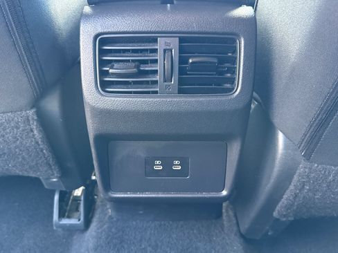 Used 2025 Nissan Rogue SV FWD image 25