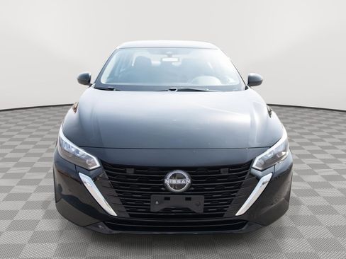 Used 2025 Nissan Sentra SV image 2