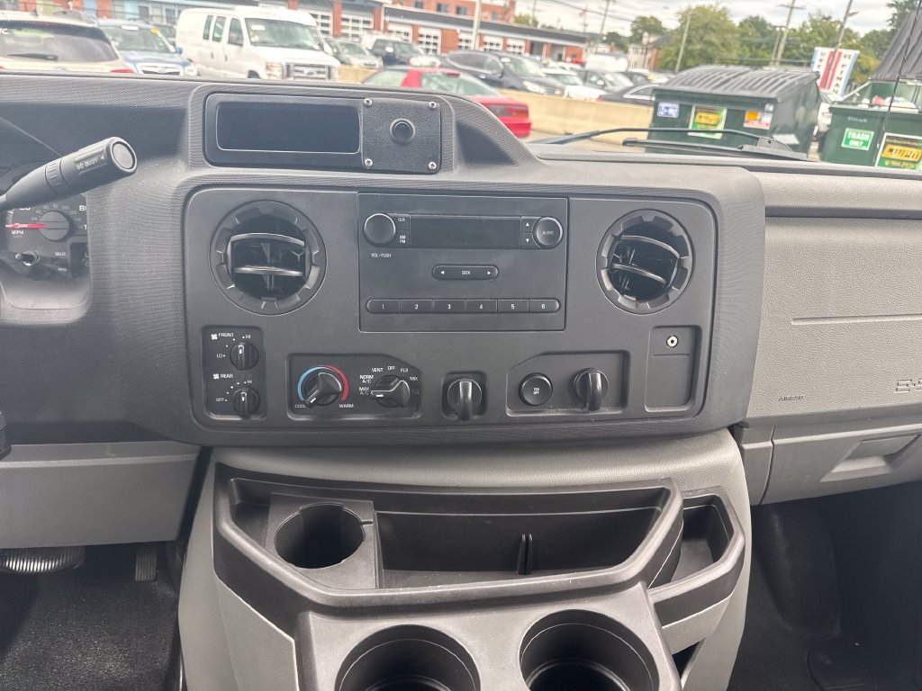 Used 2014 Ford E-250 and Econoline 250 Extended w/ Power Group RWD image 19