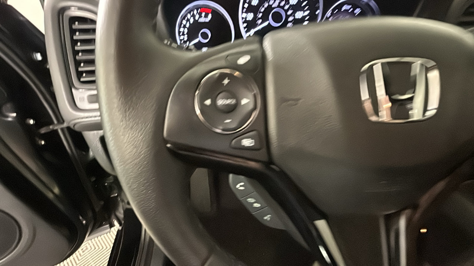Used 2021 Honda HR-V Sport image 18