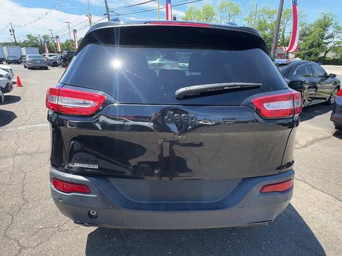 Used 2015 Jeep Cherokee Latitude w/ Comfort/Convenience Group AWD/4WD image 6