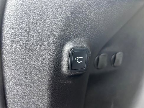 Used 2021 Jeep Cherokee Trailhawk w/ Comfort/Convenience Group image 6