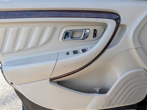 Used 2012 Ford Taurus Limited FWD image 15
