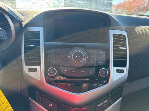 Used 2016 Chevrolet Cruze LT w/ Sun And Sound Package image 14