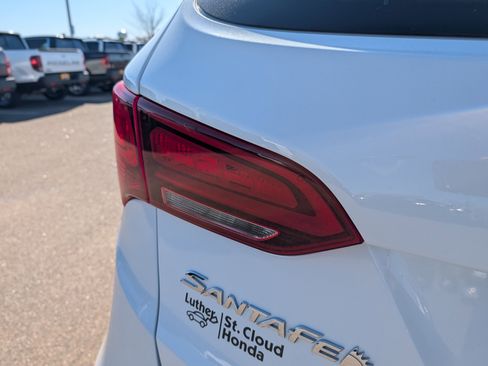 Used 2017 Hyundai Santa Fe Sport image 17