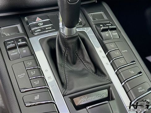 Used 2017 Porsche Macan GTS image 13