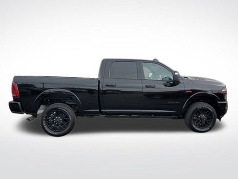 Used 2025 RAM 2500 Limited AWD/4WD image 9