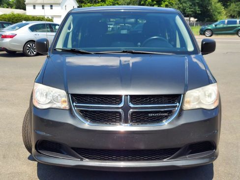 Used 2012 Dodge Grand Caravan SE FWD image 2