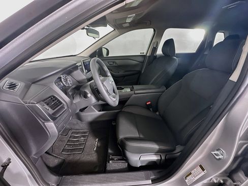 Used 2025 Nissan Rogue S FWD image 13