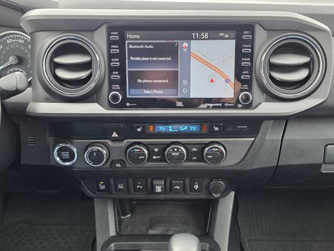 Used 2021 Toyota Tacoma TRD Off-Road w/ TRD Premium Off Road Package AWD/4WD image 27