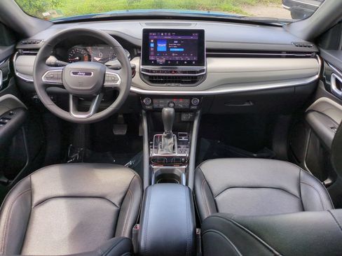 Used 2024 Jeep Compass Limited AWD/4WD image 15