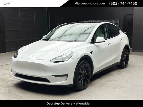 Used 2023 Tesla Model Y Long Range image 1