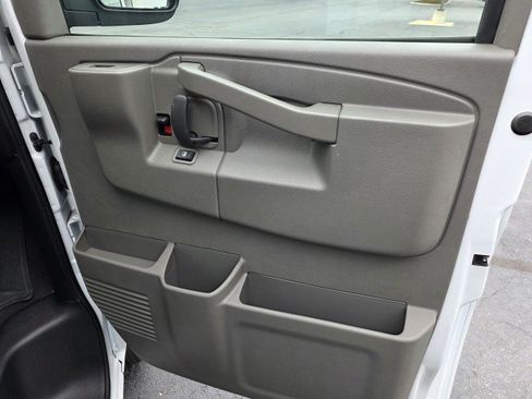 Used 2025 Chevrolet Express 3500 LT w/ LT Preferred Equipment Group RWD image 16